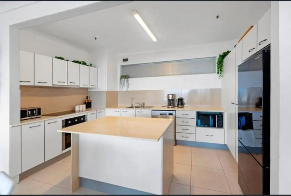 Entire Rental Unit Ocean City Views Netflix Gold Coast Daire