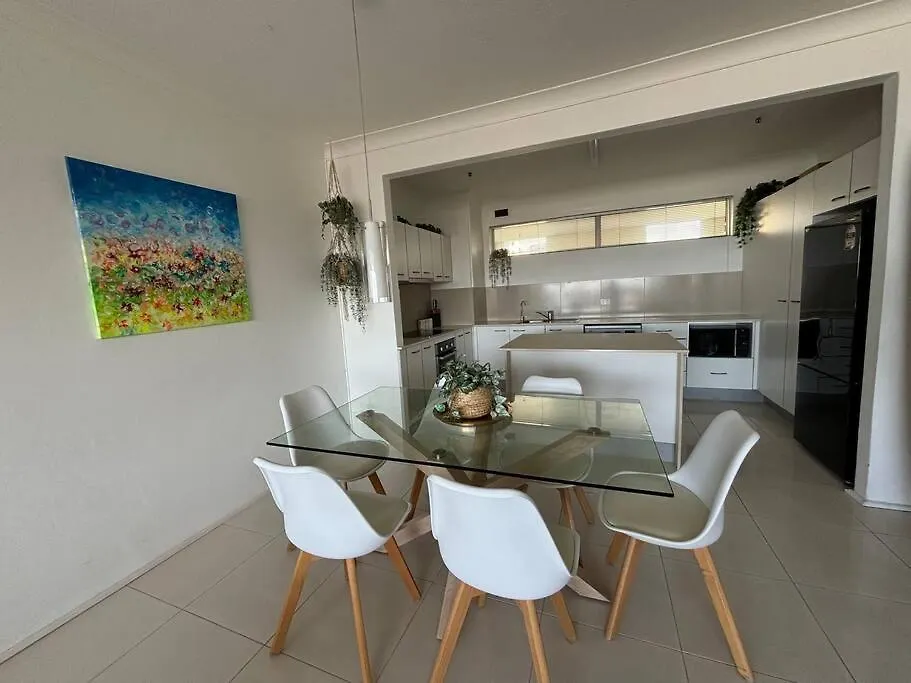 Entire Rental Unit Ocean City Views Netflix Gold Coast 0*,